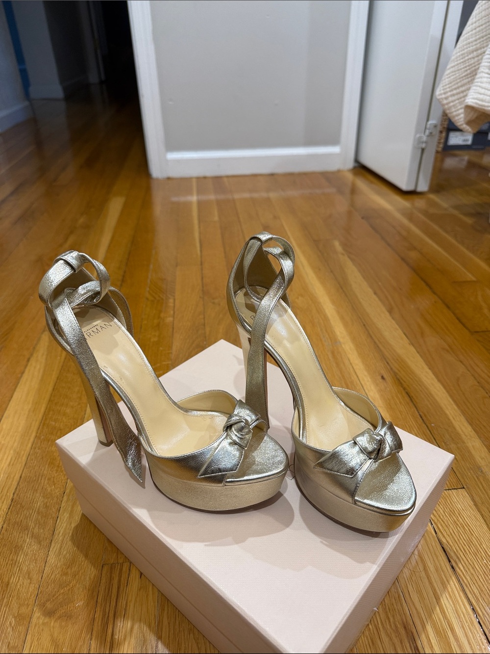Alexandre Birman Platform Heels EU 37.5 Gold